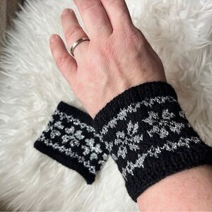 Black and Gray Knit Wrist Warmers